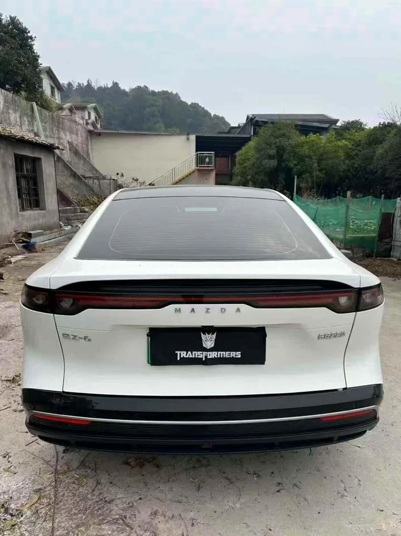 马自达EZ6 驾驶室
