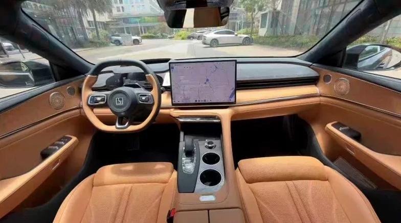 极氪汽车001 后面外观三