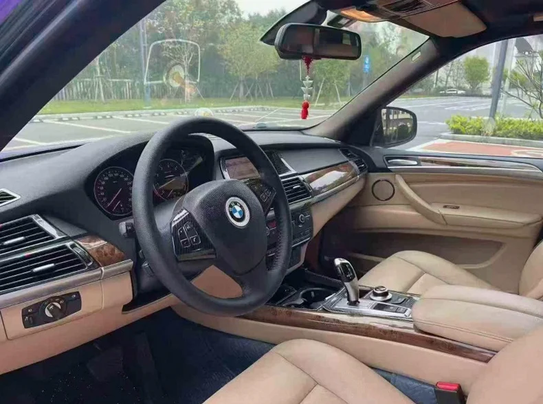 宝马X5 后面外观三