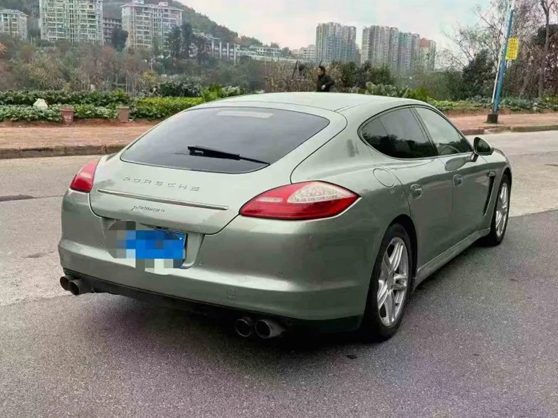 保时捷帕拉梅拉 内饰后排
