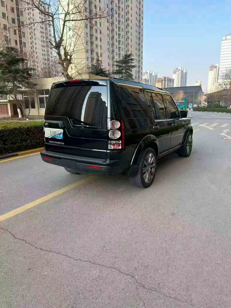 路虎发现 驾驶室