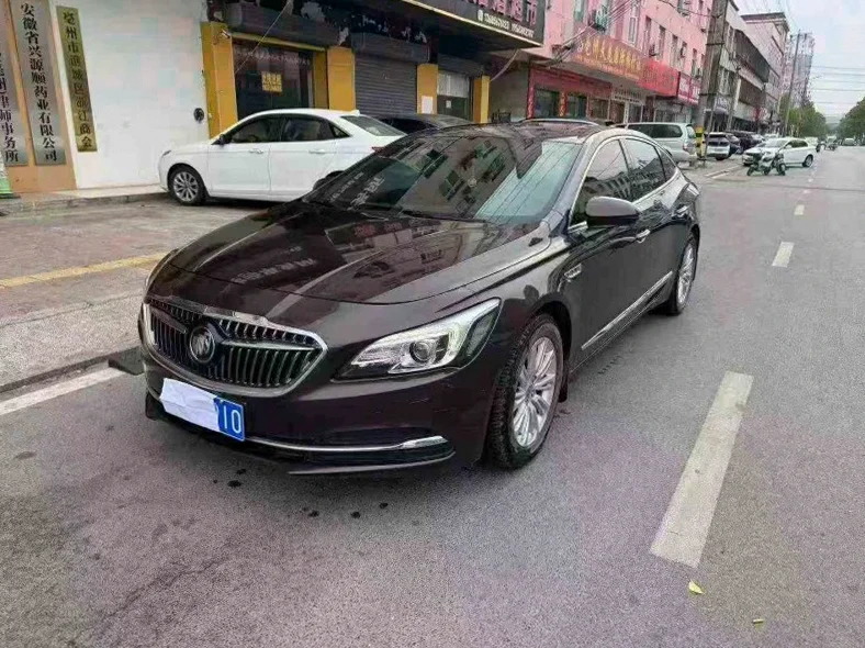 别克君越 正面外观三