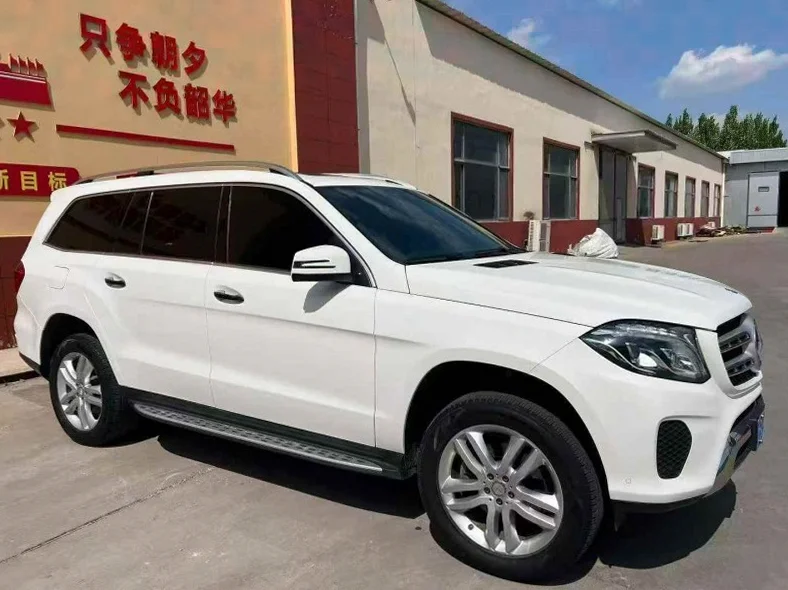 奔驰GLS 正面外观三