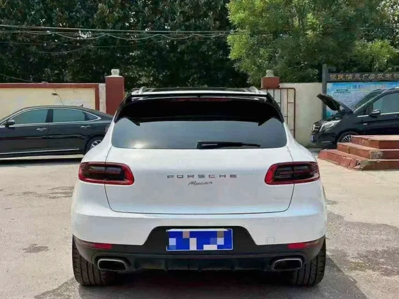 保时捷Macan 后面外观二