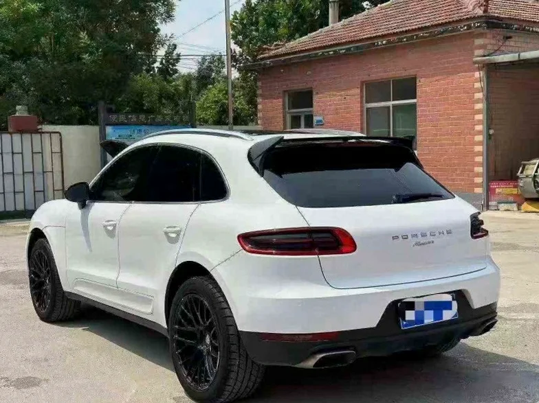 保时捷Macan 后面外观一