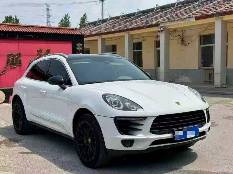保时捷Macan 正面外观三