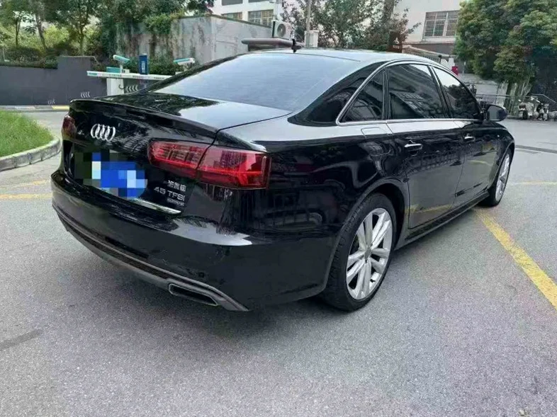 奥迪A6L 正面外观三