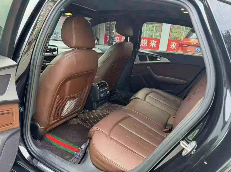 奥迪A6L 内饰前排