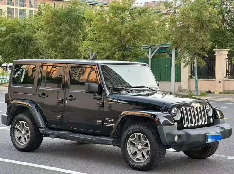 Jeep牧马人 正面外观二