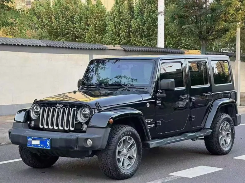 Jeep牧马人 正面外观三