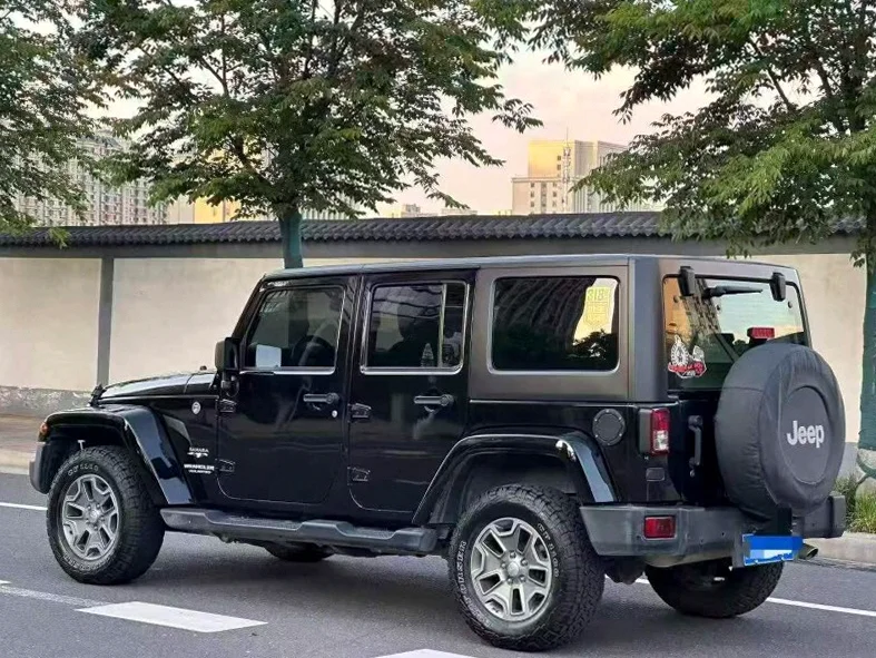 Jeep牧马人 驾驶室
