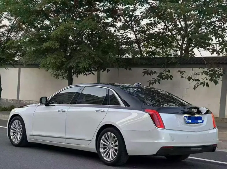 凯迪拉克CT6 内饰后排