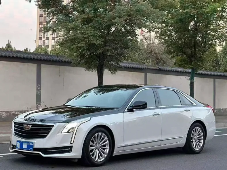 凯迪拉克CT6 正面外观三