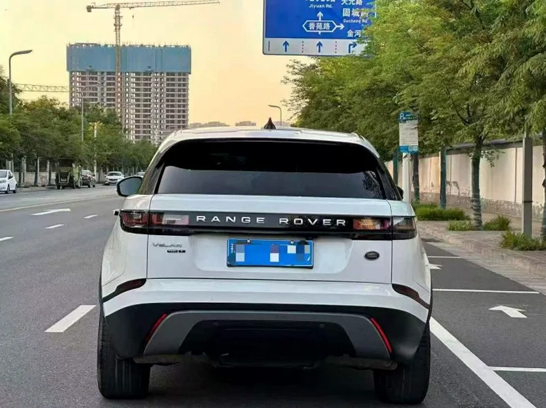 路虎揽胜星脉 驾驶室