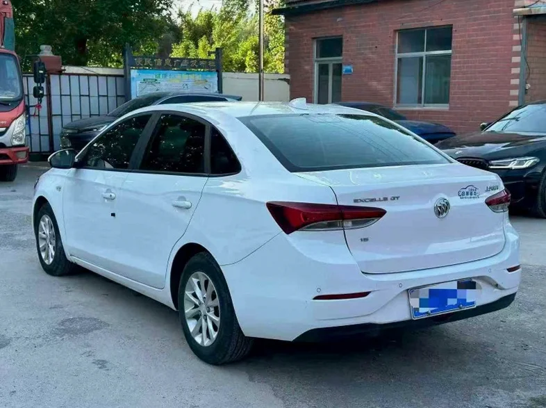 别克英朗 后面外观一