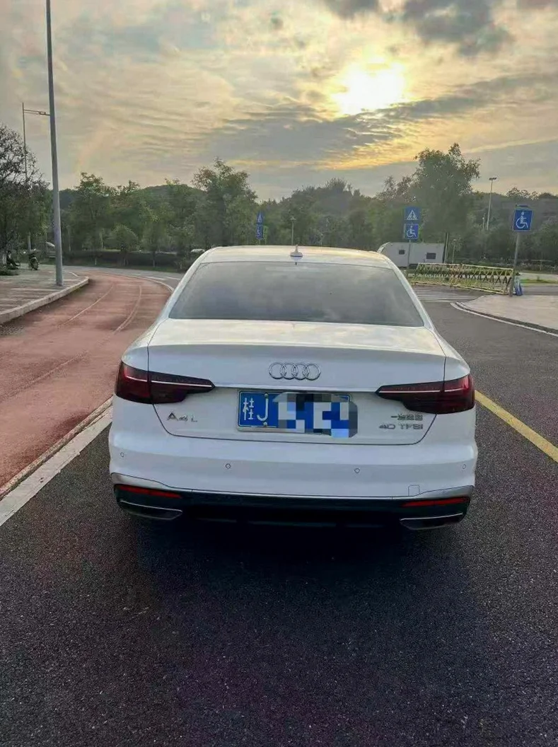 奥迪A4L 驾驶室