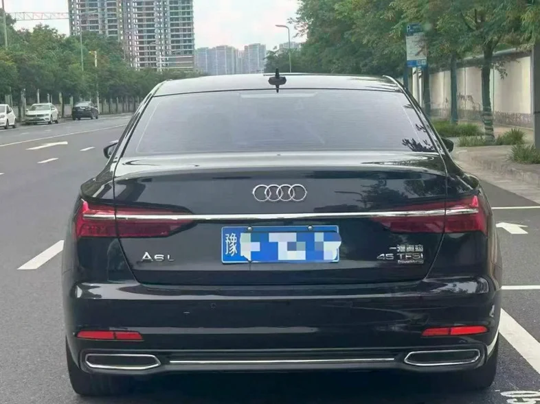 奥迪A6L 驾驶室