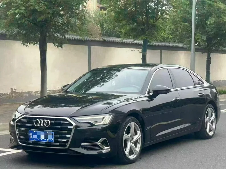 奥迪A6L 正面外观三