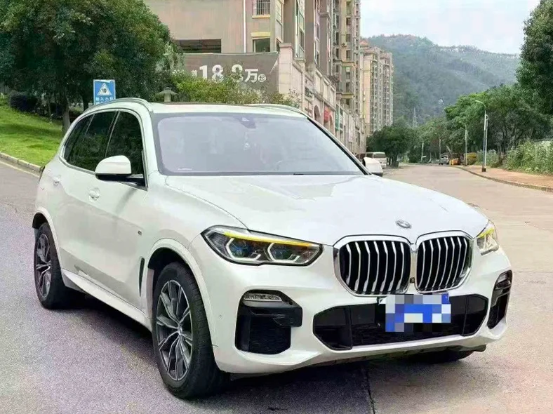 宝马X5 正面外观二