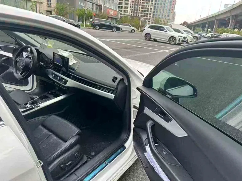 奥迪A4L 后面外观二
