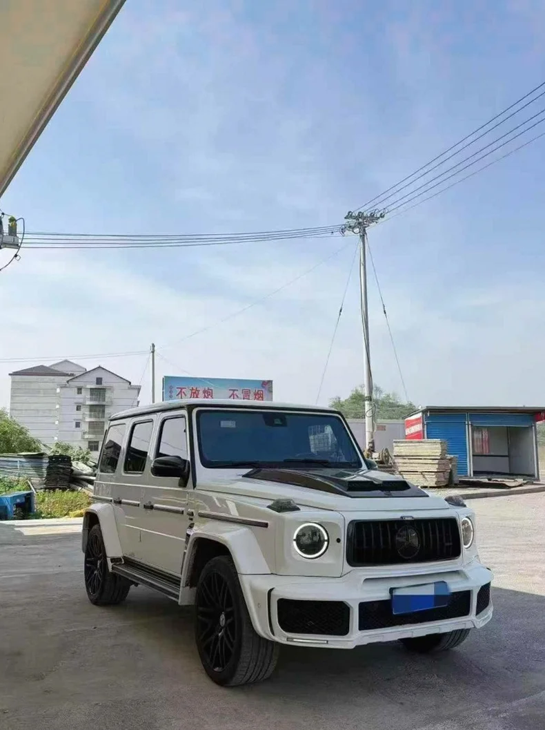 奔驰G 正面外观二