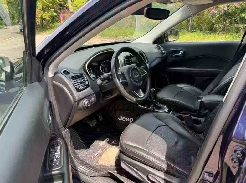 Jeep指南者 后面外观三