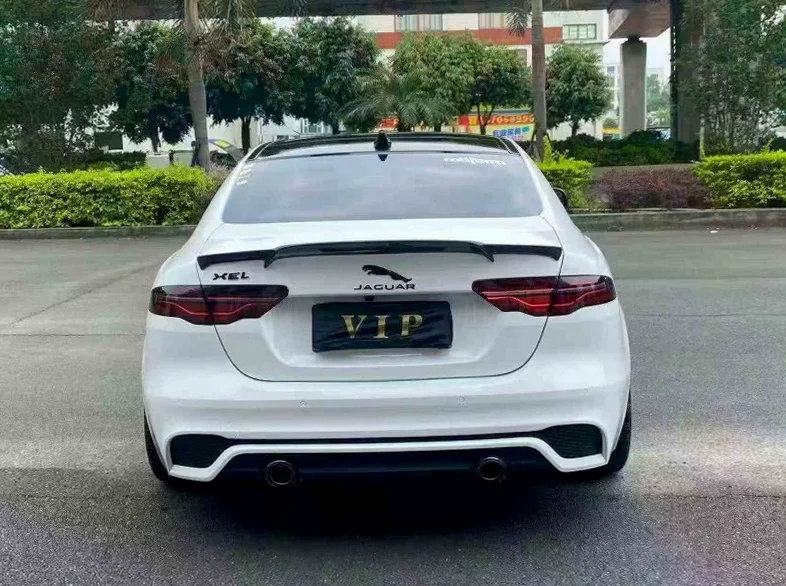 捷豹XEL 驾驶室