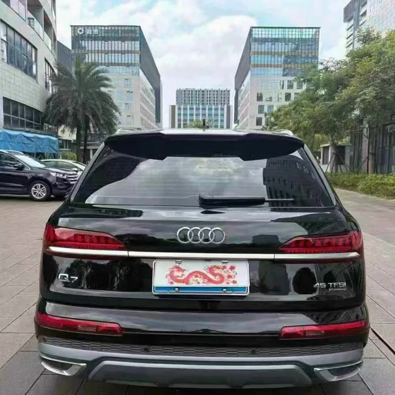 奥迪Q7 驾驶室