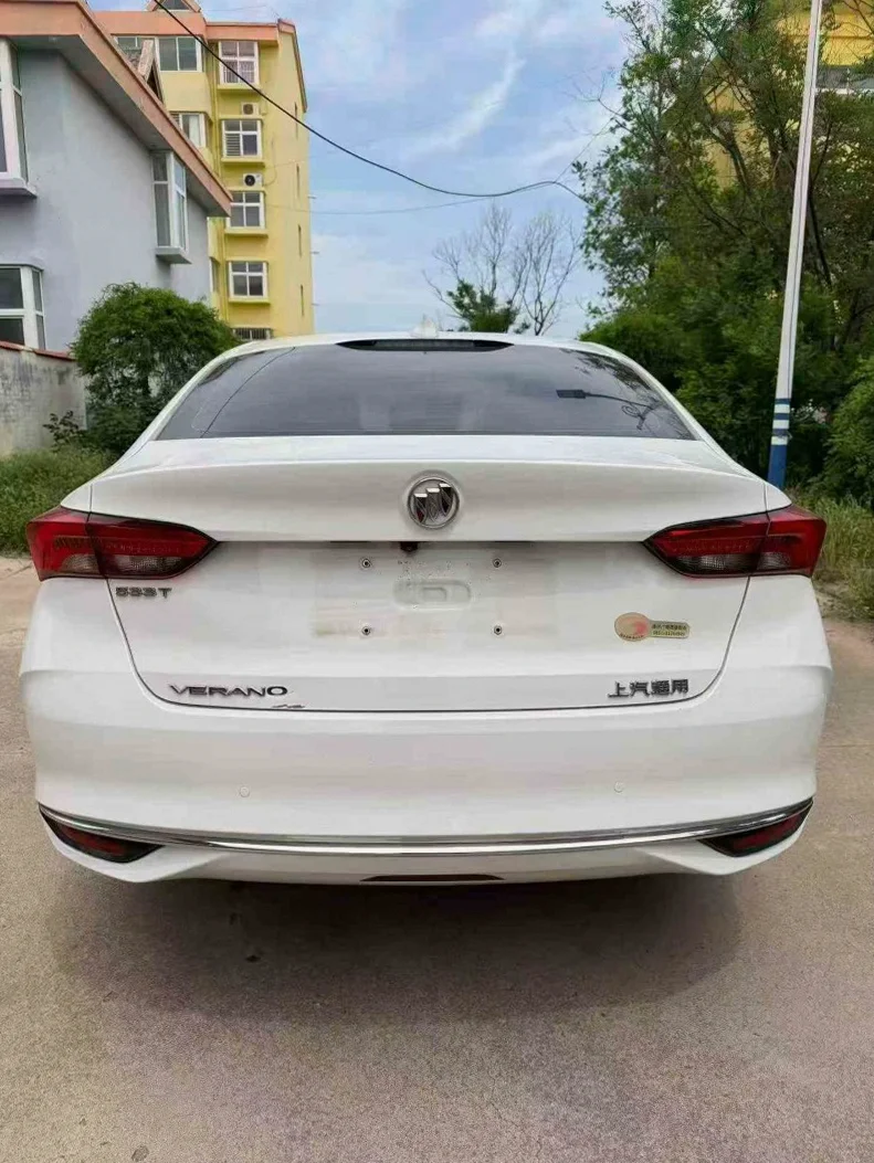 别克威朗 后面外观三
