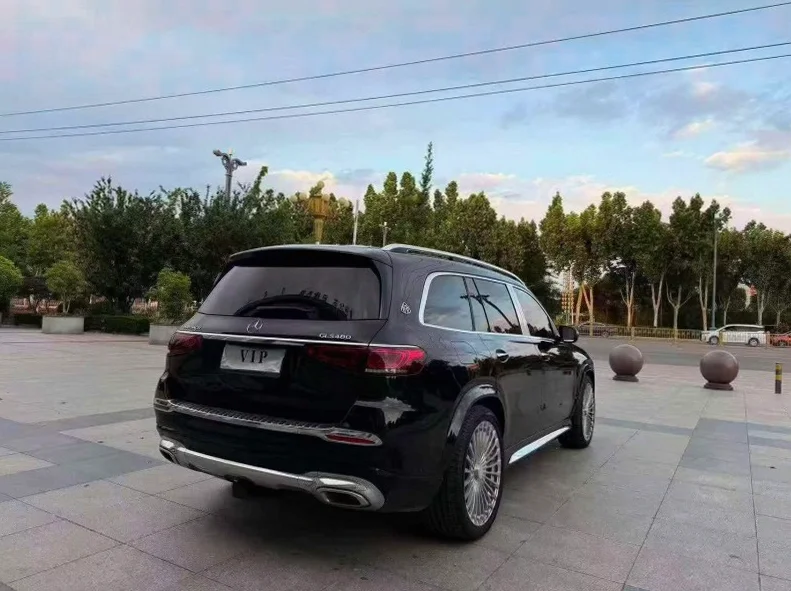 奔驰GLS 后面外观二