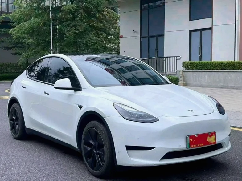 特斯拉MODEL 正面外观二