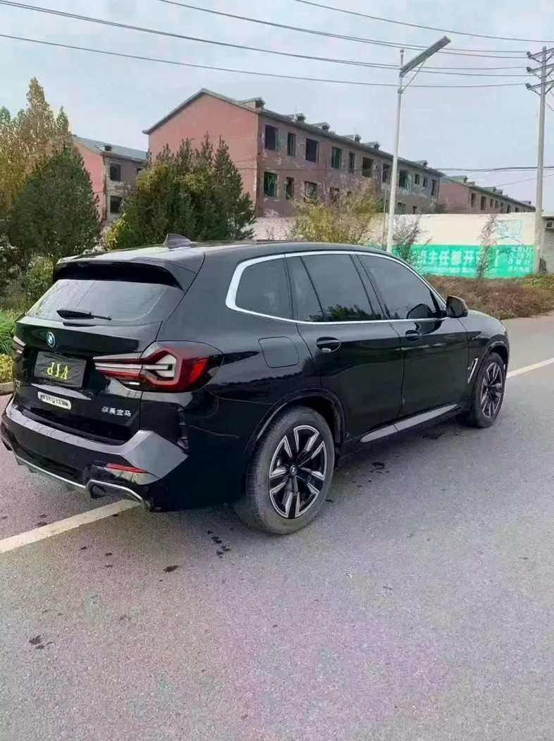 宝马IX 后面外观二