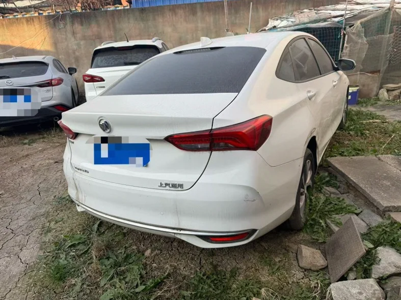 别克威朗 后面外观三