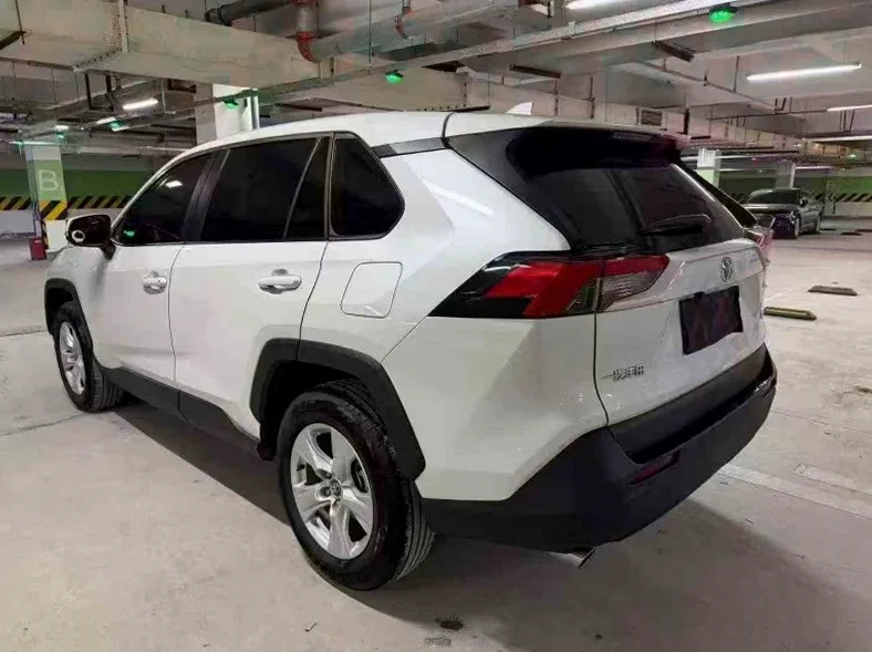 丰田RAV4荣放 内饰后排