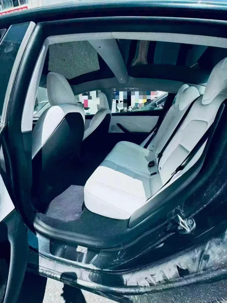 特斯拉MODEL 内饰后排