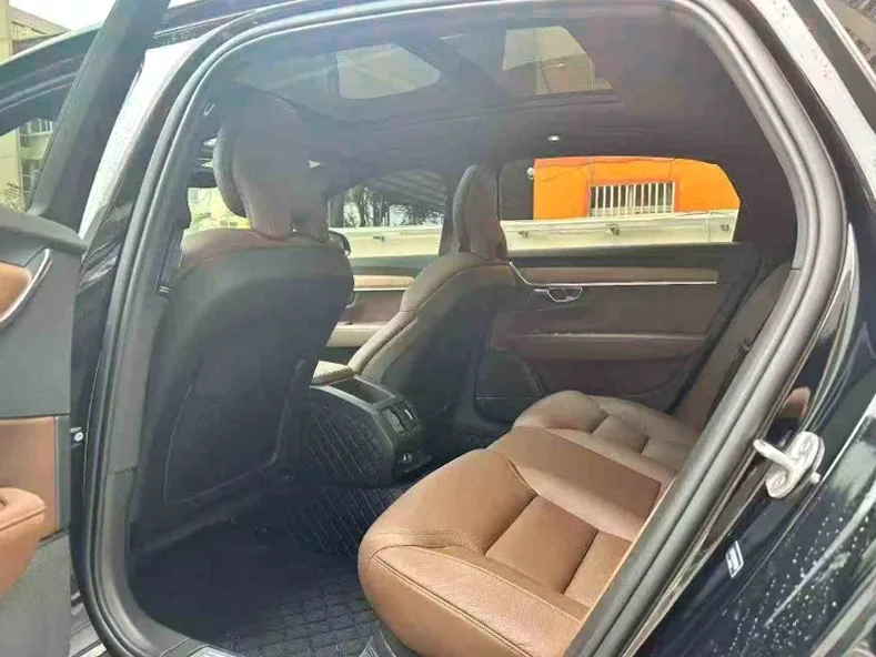 沃尔沃S90 后面外观二
