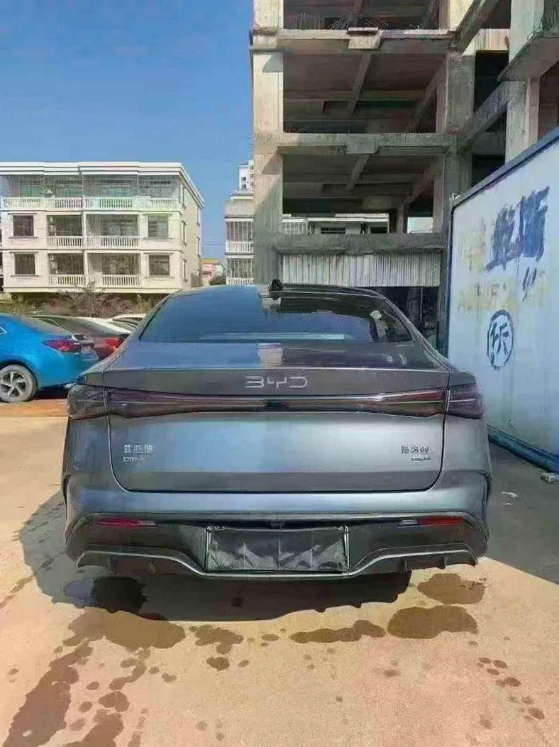 比亚迪海豹 内饰前排