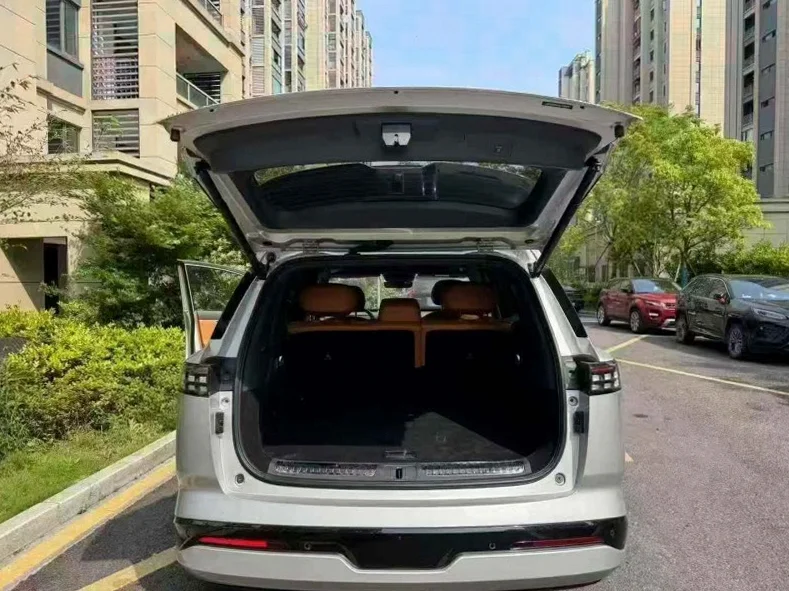 东风奕派 后面外观一