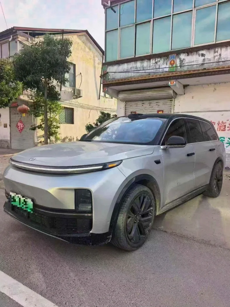 理想L9 正面外观二