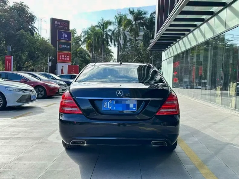 奔驰S 驾驶室