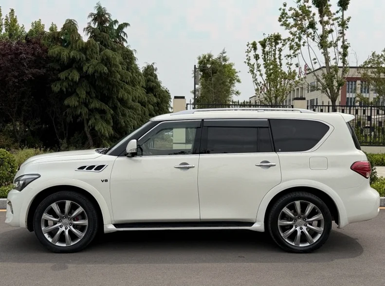 英菲尼迪QX56 后面外观三