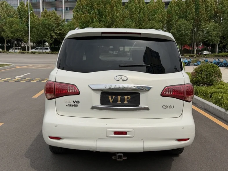英菲尼迪QX56 正面外观二
