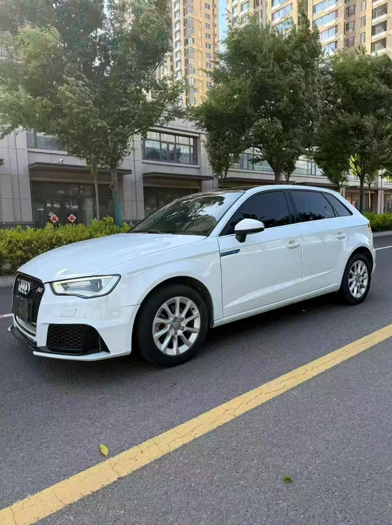 奥迪A3 正面外观三