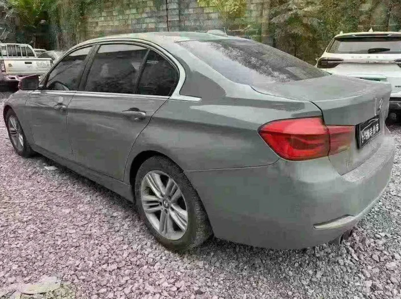 宝马3系 内饰后排