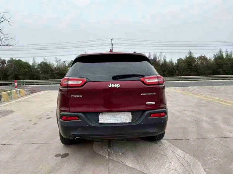 Jeep自由光 正面外观三