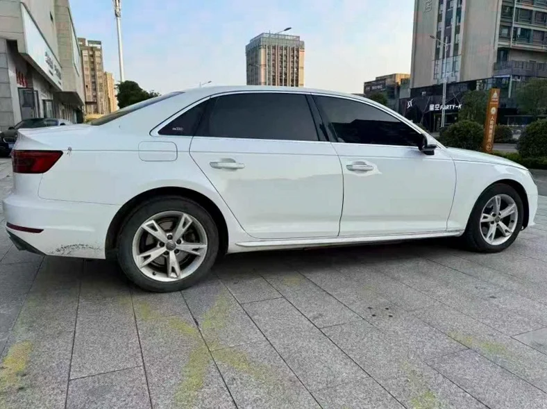 奥迪A4L 后面外观二