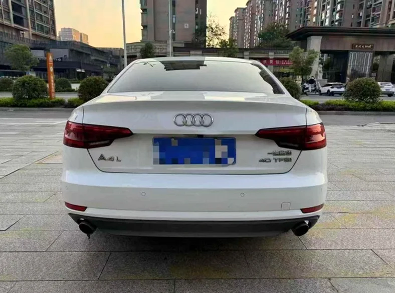 奥迪A4L 后面外观三