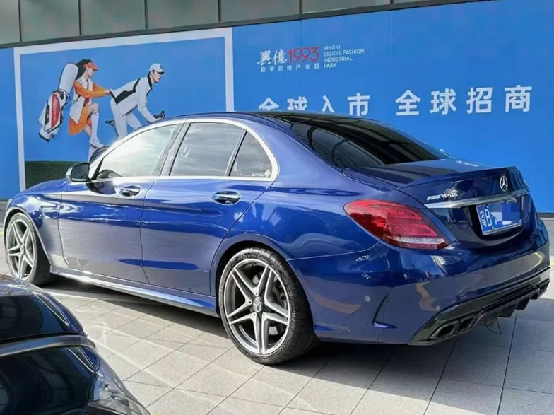 奔驰AMG 内饰前排