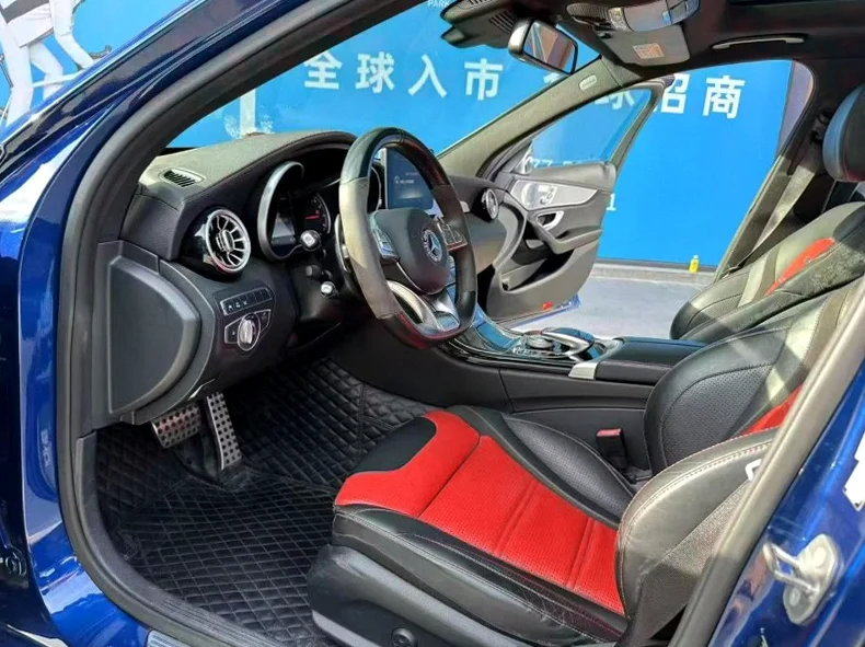 奔驰AMG 后面外观一