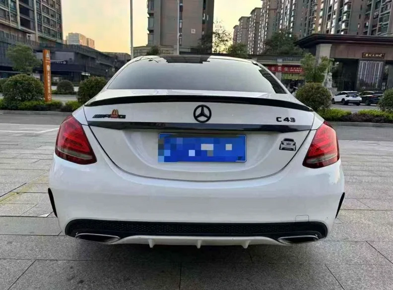奔驰C 后面外观三